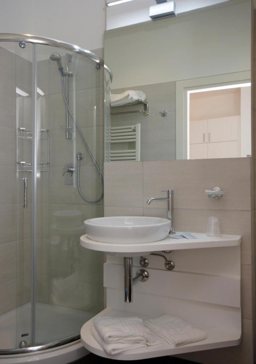Hotel Aragosta Каттоліка Екстер'єр фото