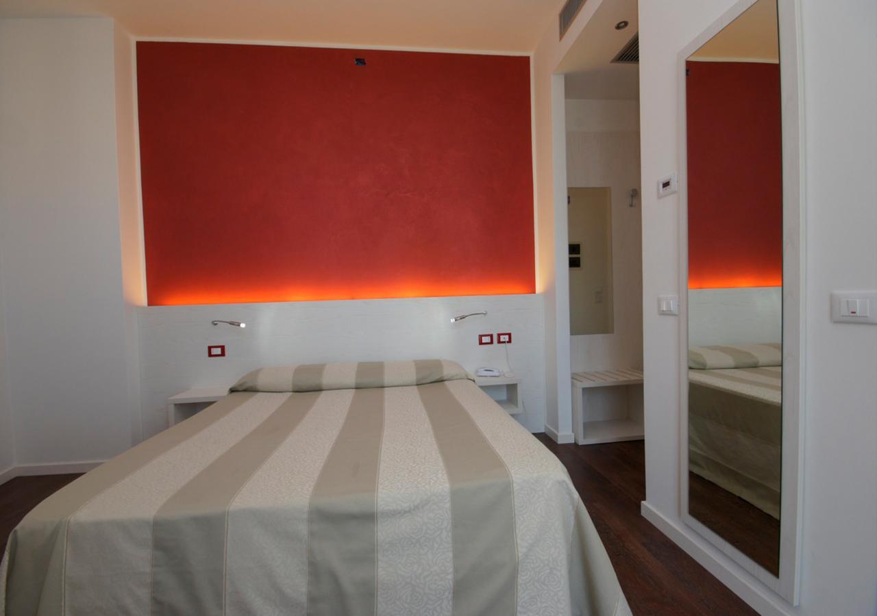 Hotel Aragosta Каттоліка Екстер'єр фото