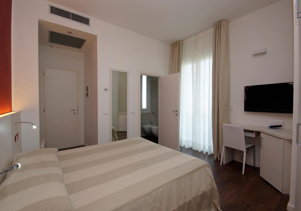 Hotel Aragosta Каттоліка Екстер'єр фото